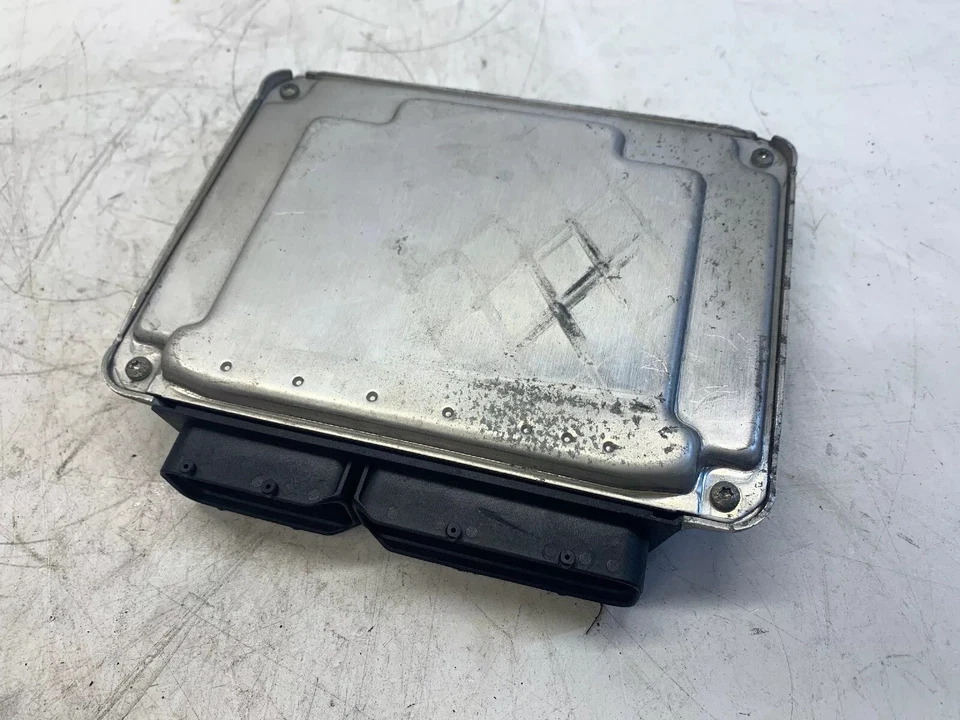 SKODA FABIA 1.4 TDI ENGINE ECU 045906019BM 0281011412  - Image 2 of 4