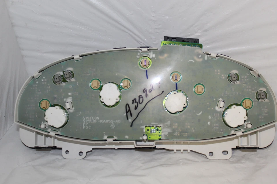 Cuadro de instrumentos velocímetro 05 06 Mazda Tribute panel medidores 226.873 millas Foto 2 de 4