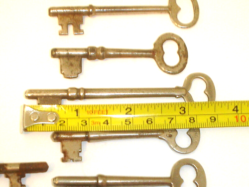 Antique / Vintage Lot of 17 Solid Barrel Skeleton Keys for Door Locks - Picture 11 of 13