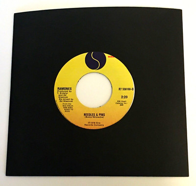 Ramones / Needles & Pins & I Wanted Everything / 2017 Sire 45  / MINT