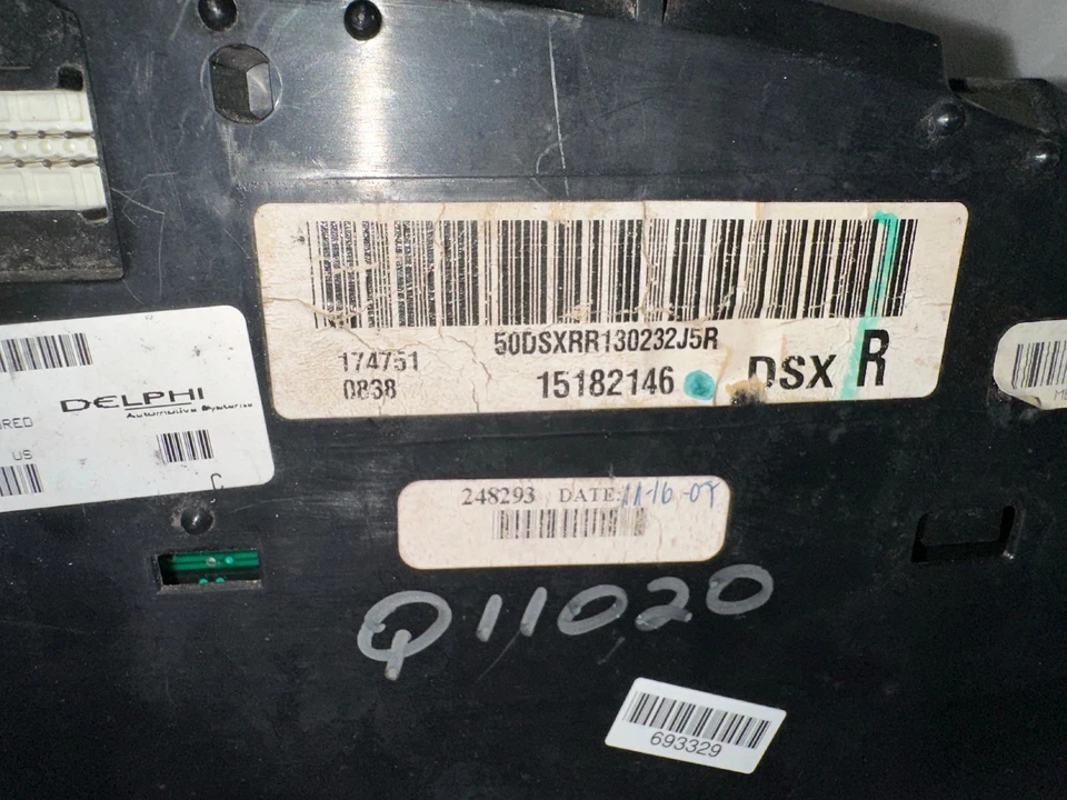 Cuadro de instrumentos velocímetro 03 04 05 Sierra Silverado 124.671 millas RECONSTRUIDO Foto 3 de 4