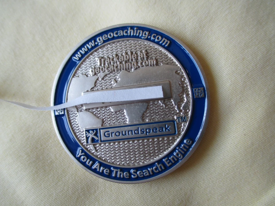 2005 Groundspeak HQ Reviewer Volunteer Geocoin Signal the Frog Geocaching Coin - Image 2 of 3