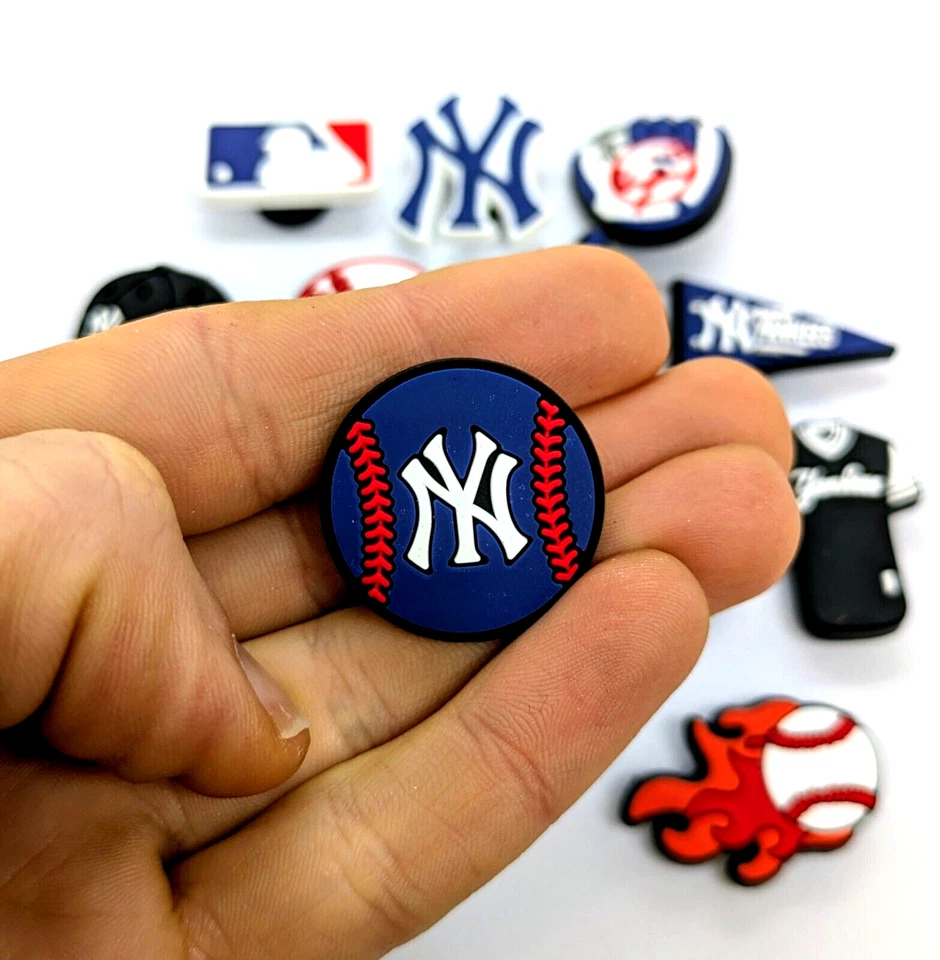 Lote de DIJES PARA ZAPATOS NEW YORK YANKEES (14 piezas) conjunto de accesorios de regalo de béisbol geniales Foto 2 de 4