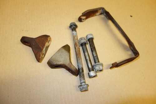Suzuki Gsf gsf400 gf Bandit 400 set of engine brackets mounts - Picture 4 of 5