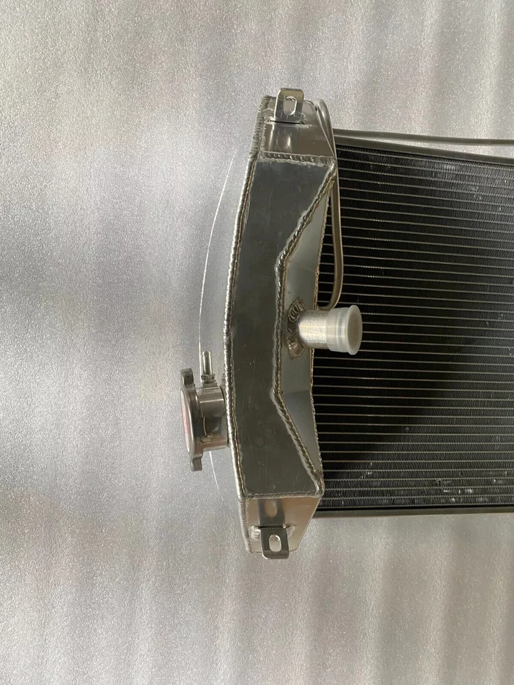 Radiador Personalizado Para Mercedes Benz MB V170 136 Radiador Sin Soporte Foto 4 de 4