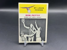 1961-62 Fleer basketball card, Bob Pettit (HOF) In Action Nice Card
