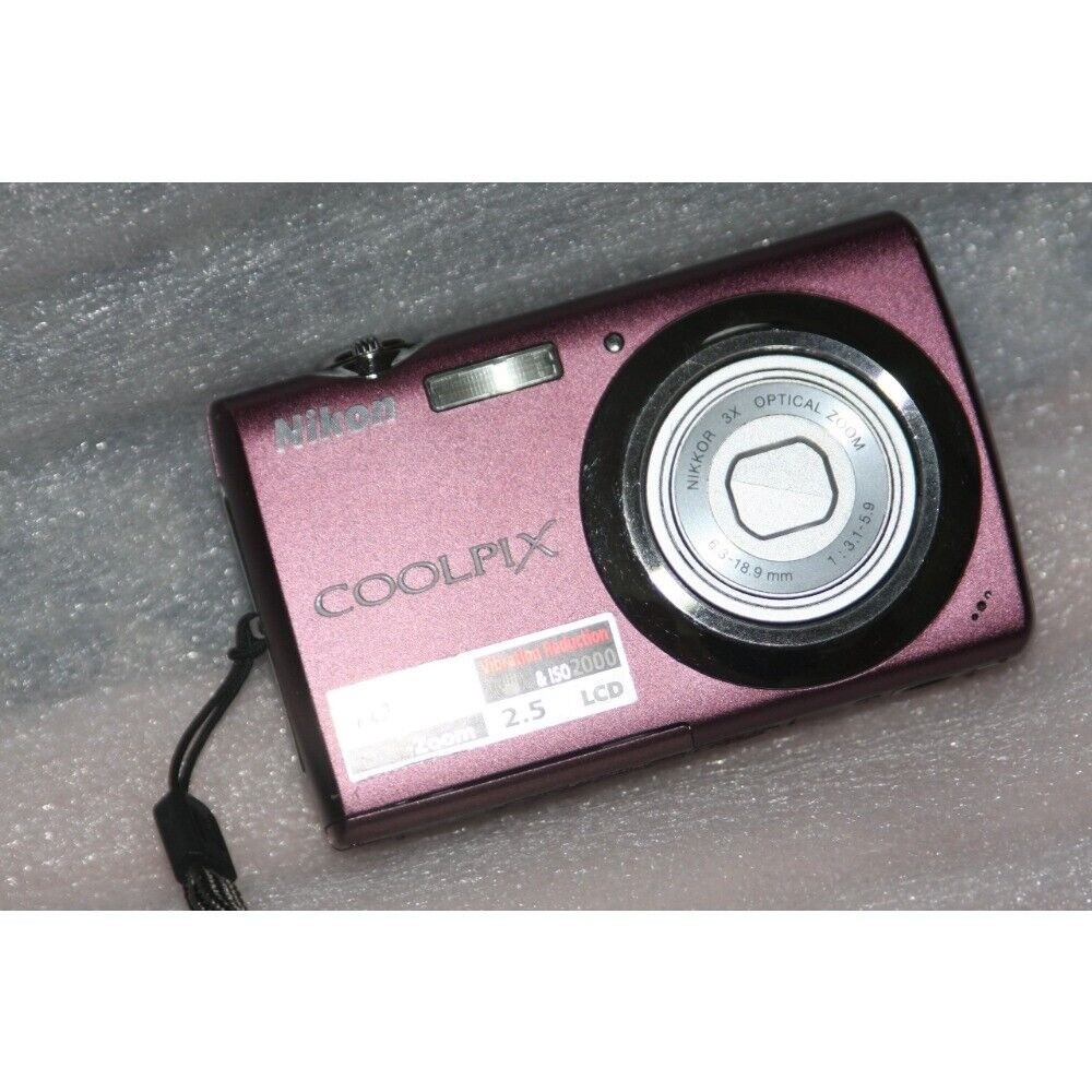 Nikon COOLPIX S220 Digital Camera 10.0MP 3x Optical Zoom CCD