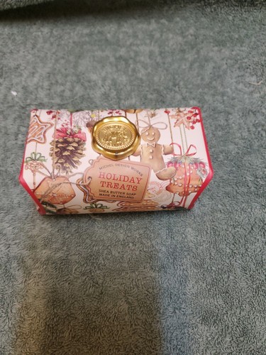 Michel Design Works Christmas Holiday Treats Soap Bar 8.7 oz Shea Butter SOAL330 - Picture 2 of 4