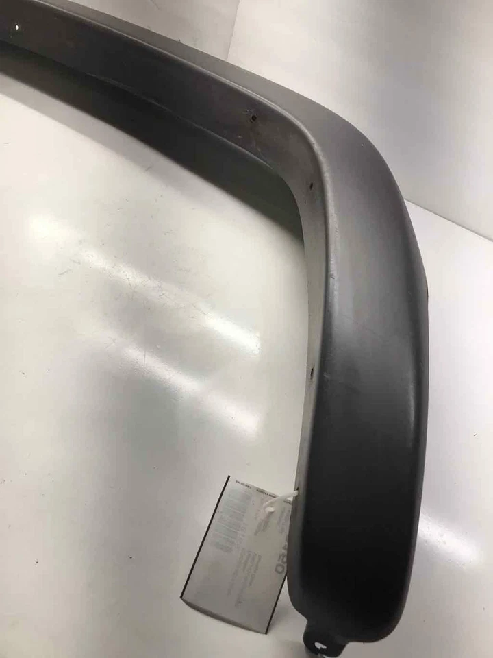 Jeep Liberty 2004 guardabarros delantero moldura acampanada pasajero derecho 5GG96HS5 usado Foto 3 de 4