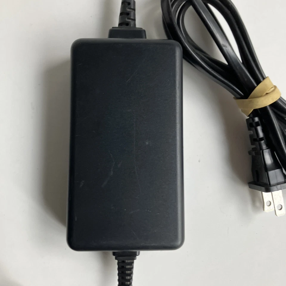 Genuine Sharp UADP-0303TAZZ Camcorder 9V / 0.9A AC Power Adapter Brick Plug OEM - Image 2 of 4