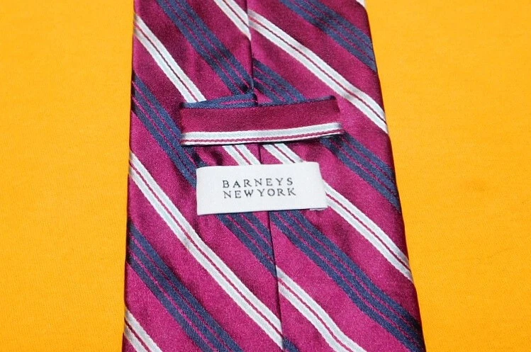 Gravata listrada BARNEYS NEW YORK FEITA NA ITÁLIA VERMELHA/AZUL/BRANCA - GRAVATAS - GRAVATAS DE DESIGNER - Imagem 3 de 3