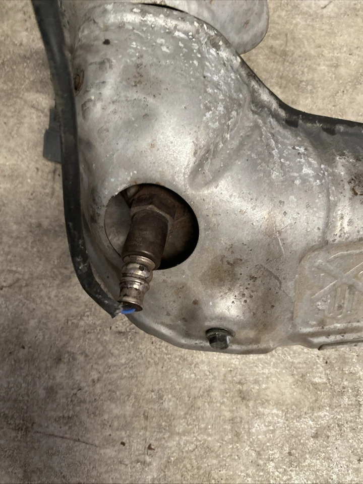 Toyota Sienna 2007-2010 3,5 L lado del pasajero derecho colector de escape OEM Foto 2 de 4