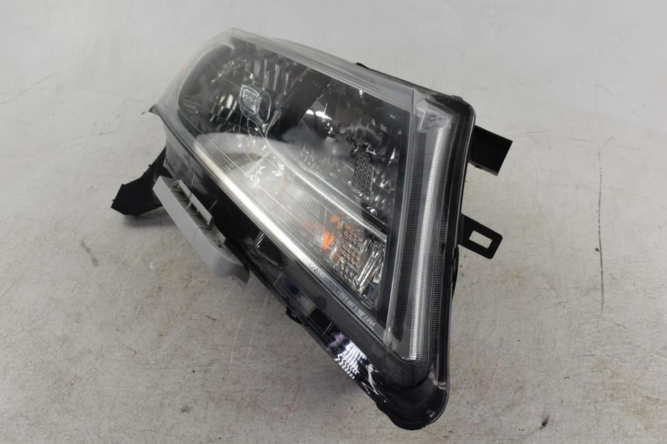 2014 Nissan Pathfinder Right Headlight Assembly - Used, Parts Only, As-Is - Image 2 of 4