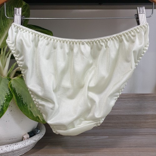 VTG Silky Nylon Panty Green Bikini Sissy Floral Lace Sheer Brief Sz 8 Hip 42-45" - Picture 10 of 17