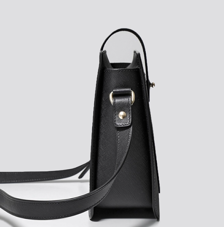 A.P.C. Albane Saffiano Shoulder Bag / PXBJQ-F61172 / Black