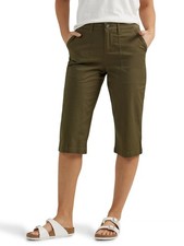 Lee Women's Ultra Lux Comfort with Flex-to-Go Utility Skimmer Capri Pant, 4