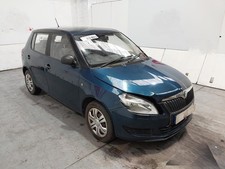 SKODA FABIA MK2 1.2 PETROL CGP BREAKING GEARBOX LNR 5SP MANUAL BLUE LW5Q 2012