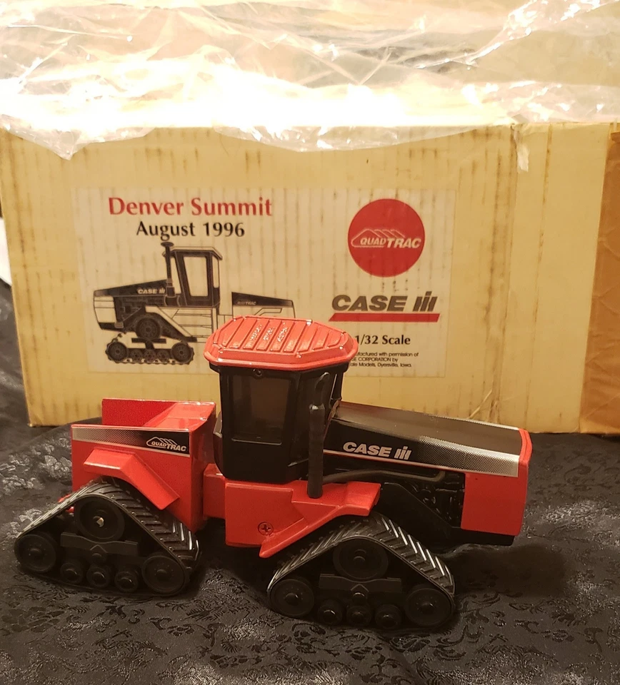 Vintage 1/32 CASE IH Quad Trac by Scale Models Denver Summit Aug. 1996 W/Orig... - Image 2 of 4