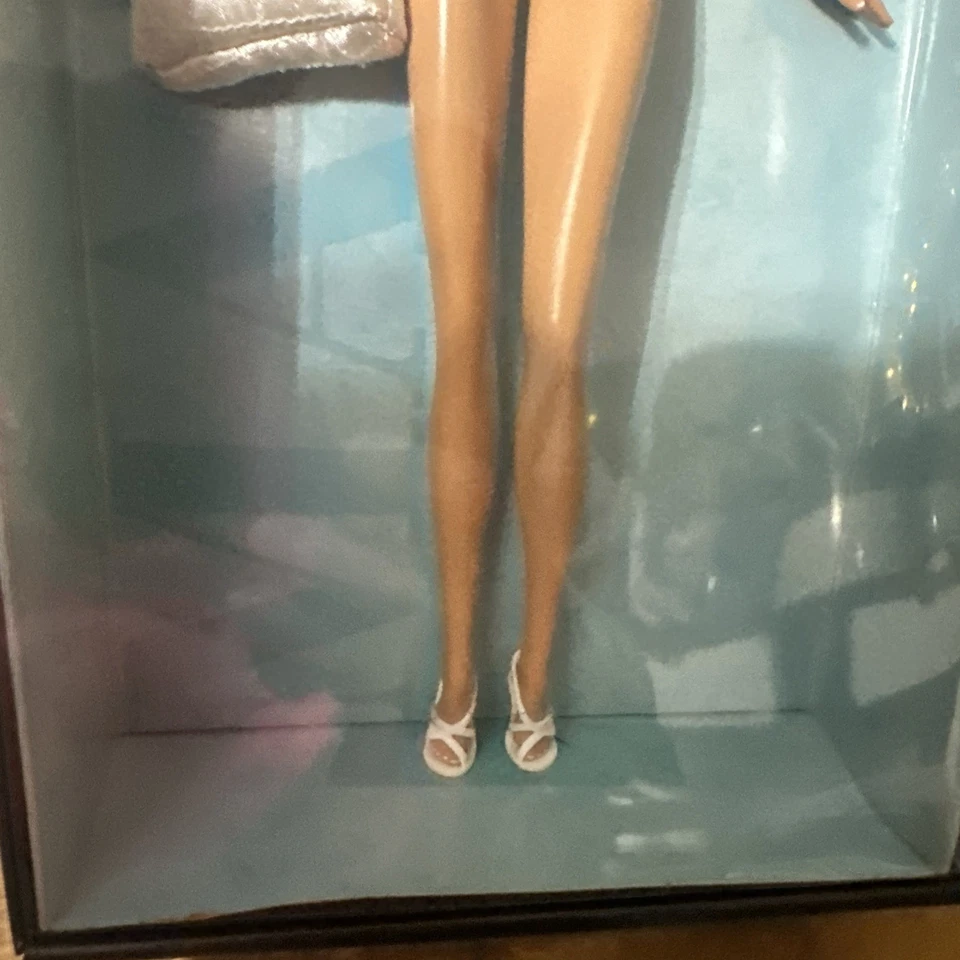 2005 Modelo do Momento Marisa Beach Baby G8080 Barbie Colecionador Etiqueta Dourada - Imagem 2 de 4