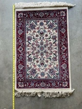   Hand Knotted Pakistani Wool and Silk Area Rug 3.6' x 2'  No Pets No Smoker