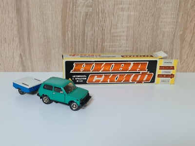 LADA 2121ラダニーバ　メイドインUSSR　1/43 s-l400.jpg