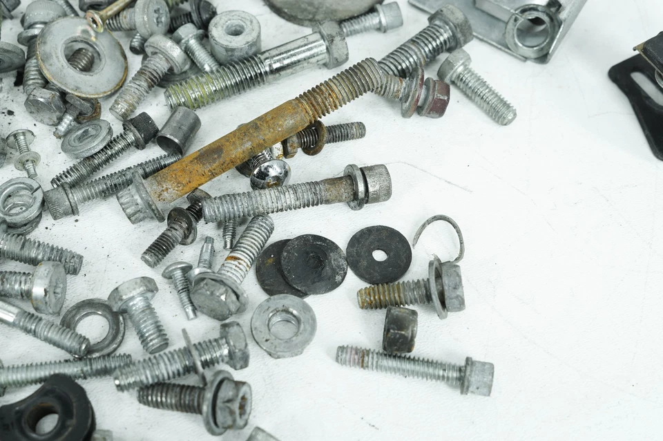 2006 Harley Touring FLHXI Street Glide OEM Hardware Bolts Nuts & Brackets - Image 4 of 4