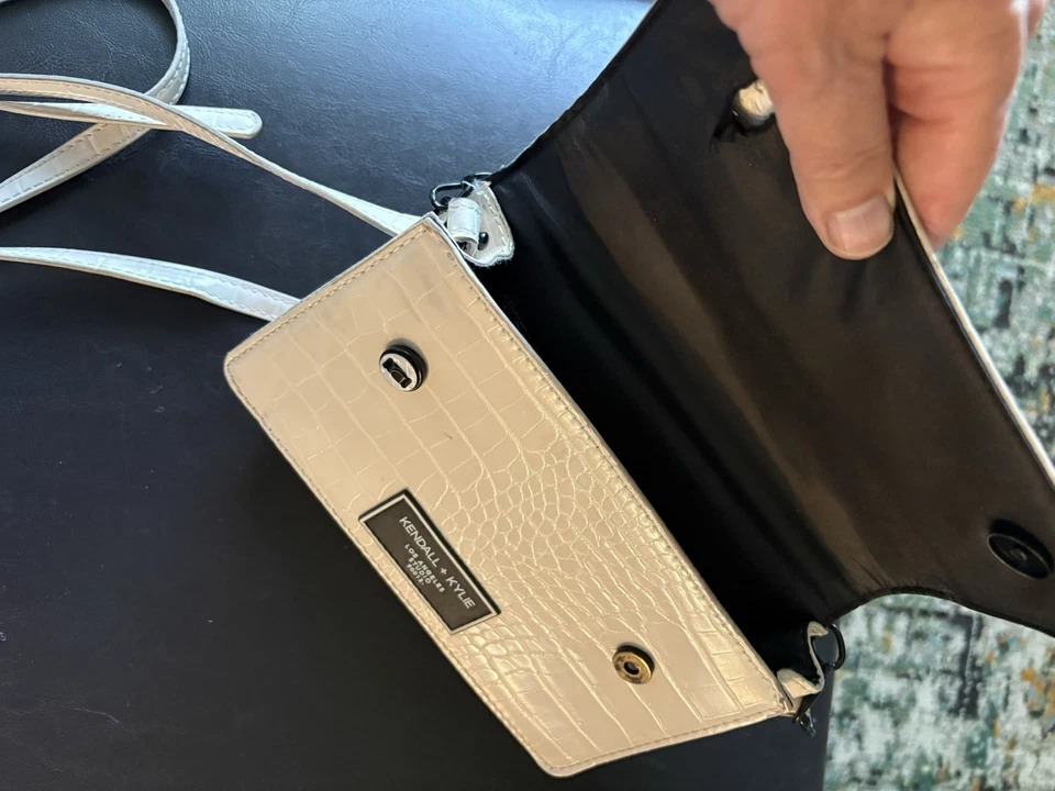 Kendall & Kylie Crossbody - Image 2 of 3