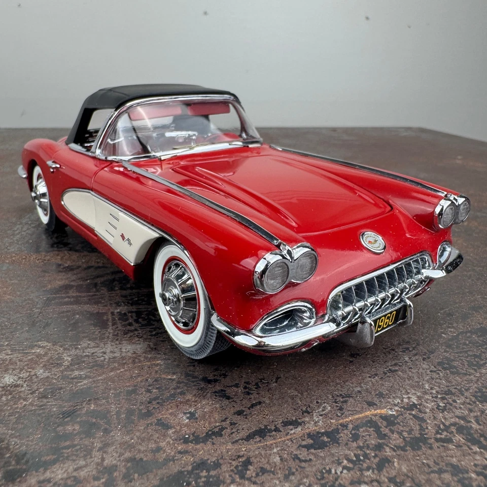 Danbury Mint 1960 Corvette 1:24 Diecast w/ Box - ROMAN RED - Limited - Image 4 of 4