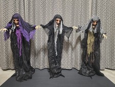 3 Fully Poseable Witches Halloween Decoration