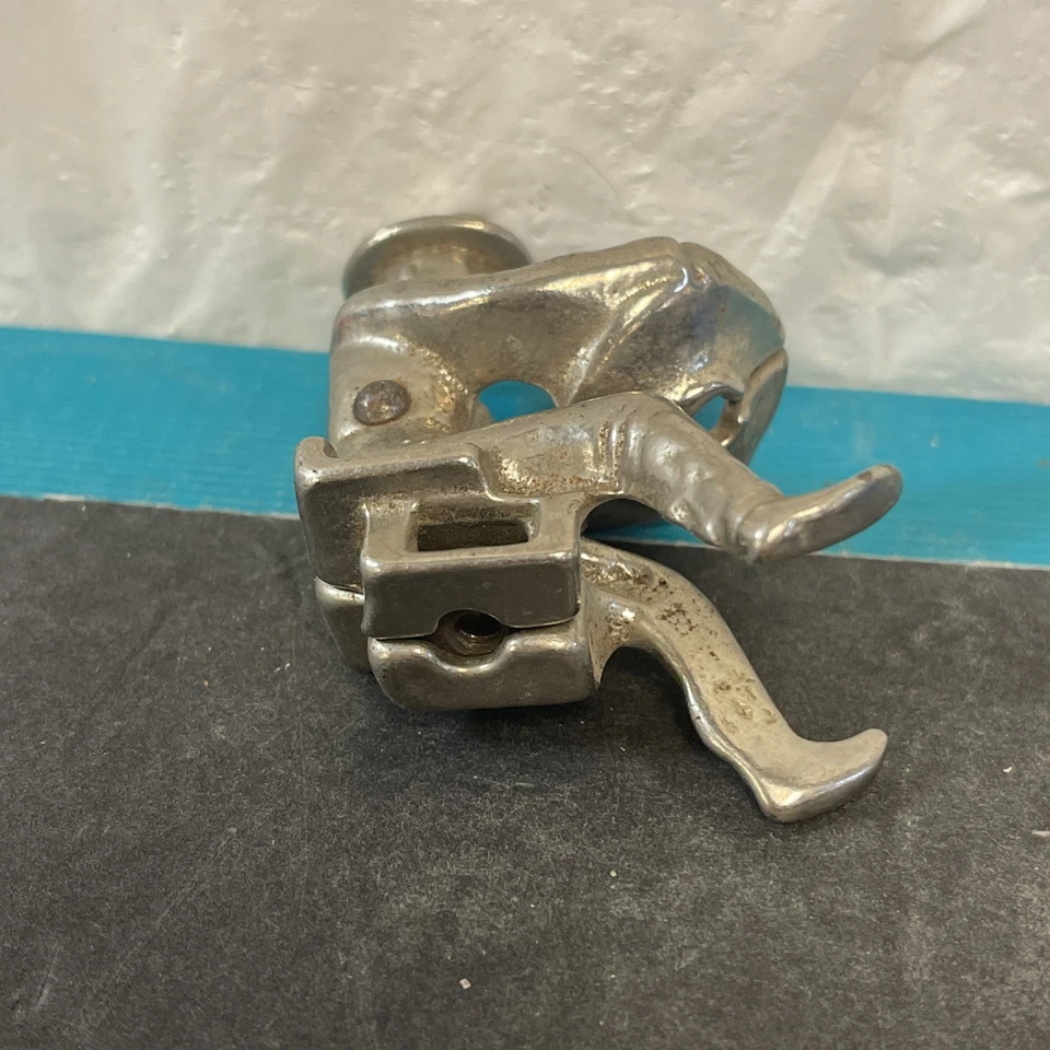 Figura de colección Hubley hierro fundido juguete tractor conductor persona Foto 4 de 4