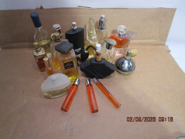 18pc LOT VINTAGE PERFUME BOTTLES INCLUDING DK, GIVENCHY,LANCOME,NATORI,OTHERS thumbnail 4