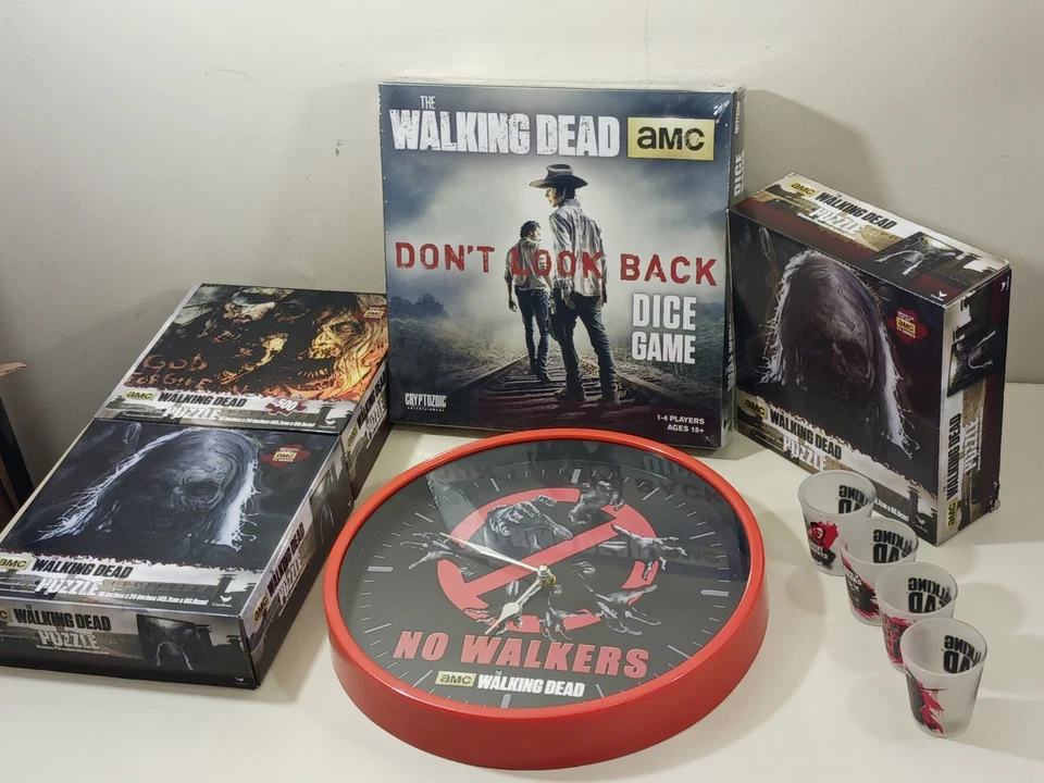 The Walking Dead Lot Collection 4 Shot Glasses 1 Dice Game 3 Jigsaw 1 Wall Clock - Image 2 of 4