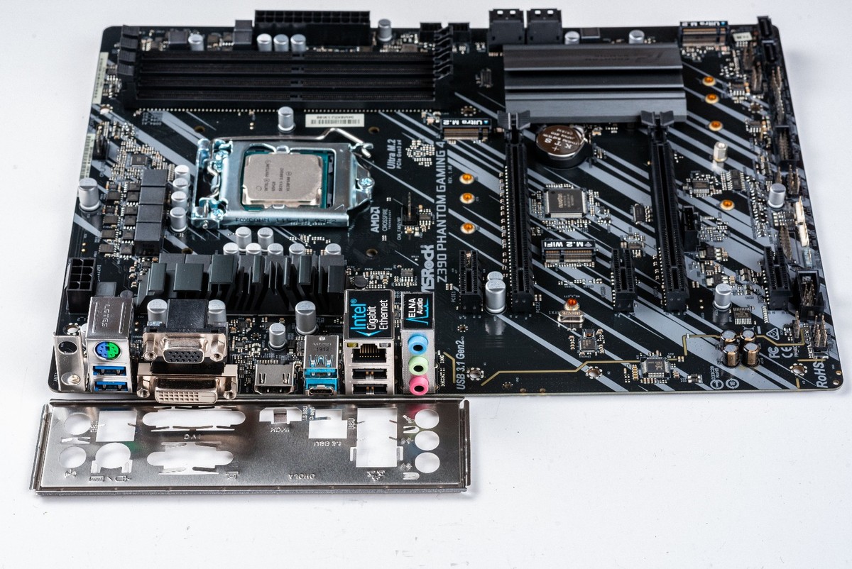 ASRock Z390 PHANTOM GAMING 4　LGA1151 ASRock Z390 Phantom Gaming 4 LGA1151 ATX Motherboard DDR4