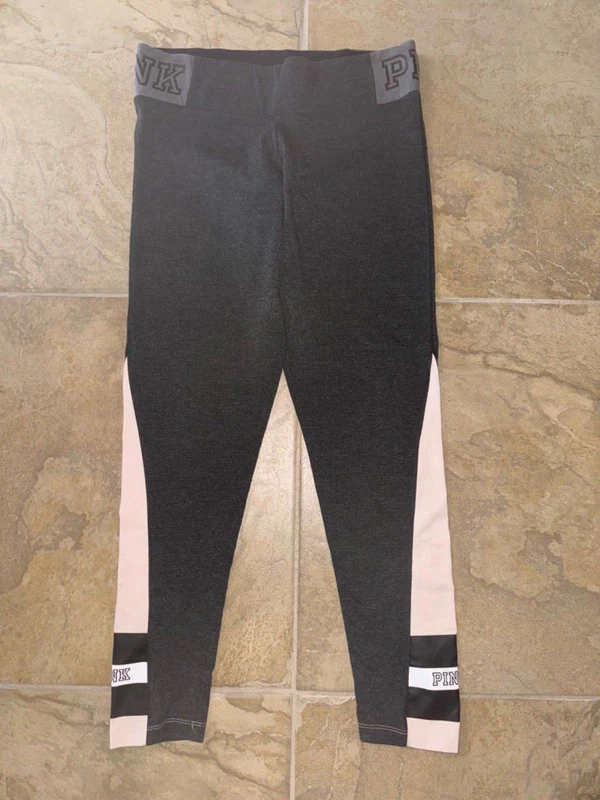 victoria-secret-vs yoga leggings
