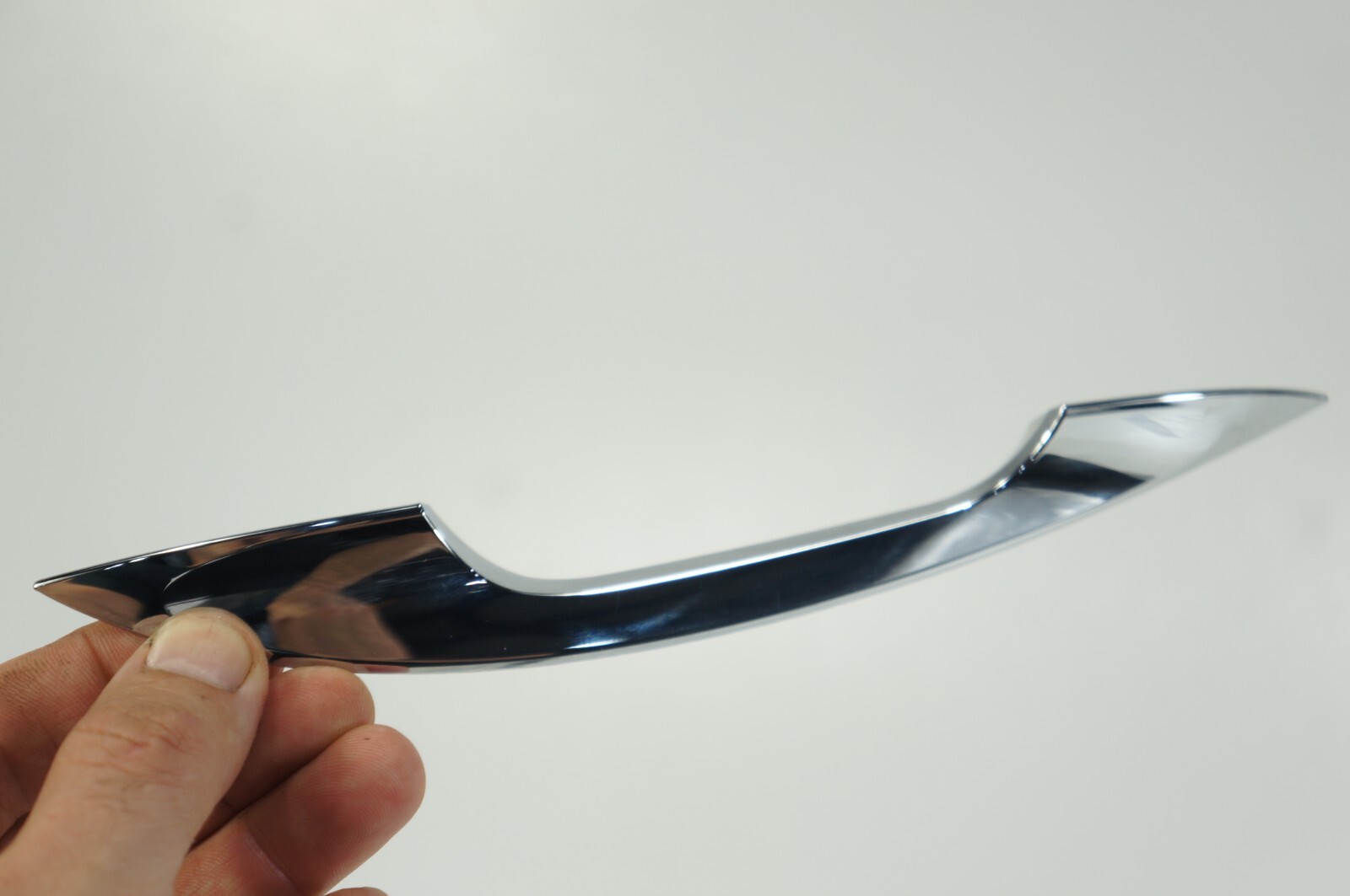 2017-2020 BENTLEY CONTINENTAL GT PASSENGER RIGHT CHROME DOOR MOLDING HANDLE OEM