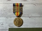 ORIGINAL WWI US VICTORY MEDAL WITH 4 BARS / CLASPS