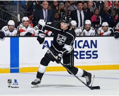 Adrian Kempe Los Angeles Kings UnSigned Jersey Shoot Puck vs Panthers Photo