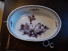 COUPE OU CORBEILLE ANCIENNE FAIENCE DE MALICORNE A RESTAURER SIGNATURE A IDENTIF