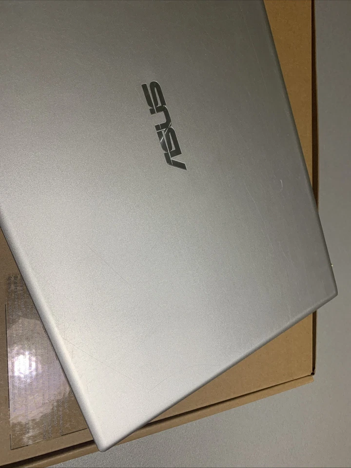 ASUS vivobook F512J Transparent Silver HDD 256GB PCIEG3 LCD 15.6 FHD 8GB RAM - Immagine 2 di 4