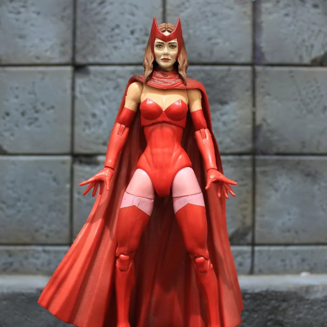 Scarlet Witch (Elizabeth Olsen) 1/4 Scale Hyperreal Statue