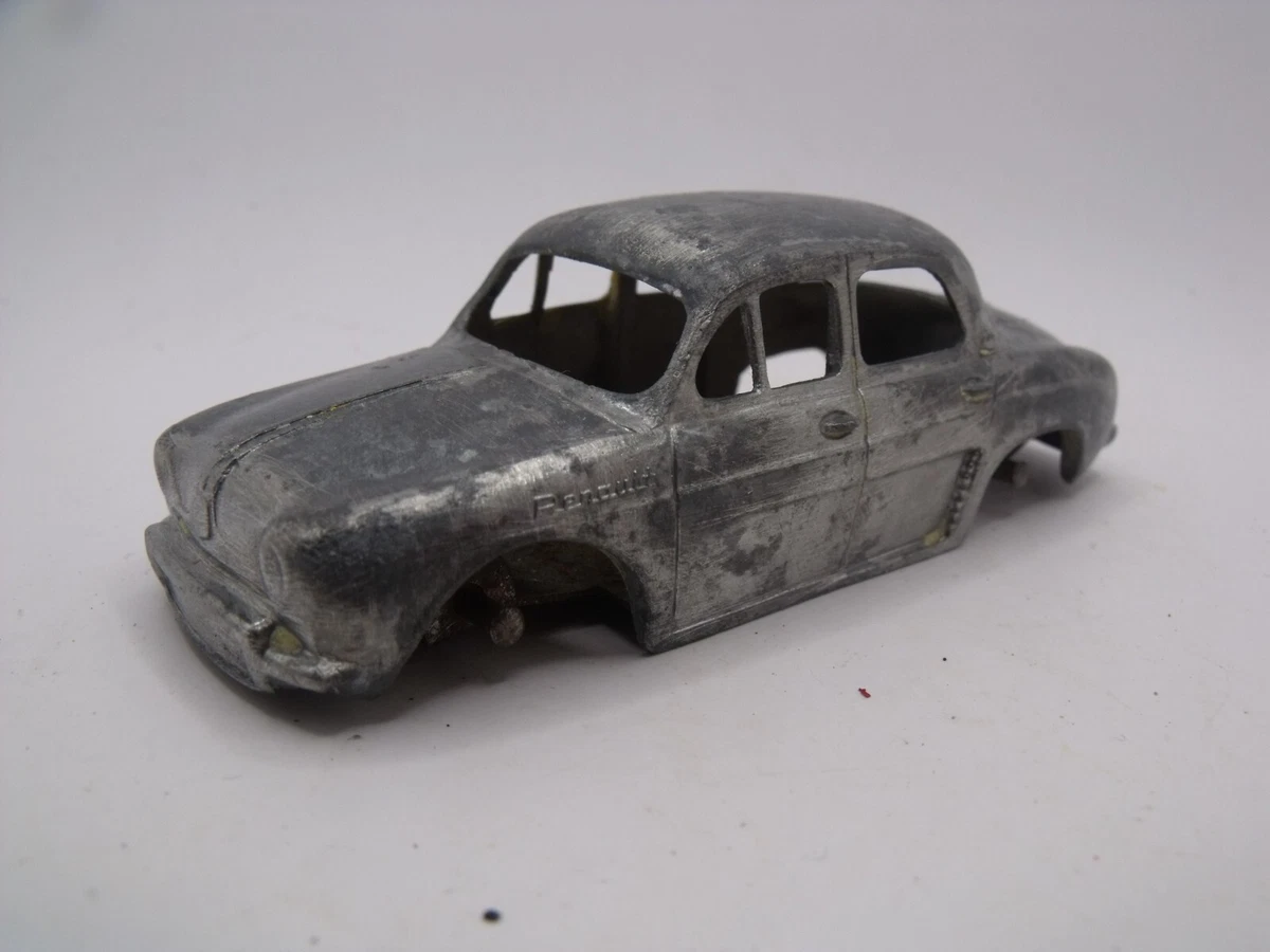Q956 GITANES CIJ MICRO-MINIATURE RENAULT DAUPHINE ROUGE