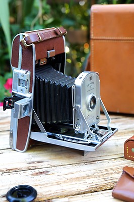 Polaroid Land Camera Model 95A With Original Polaroid Leather Case