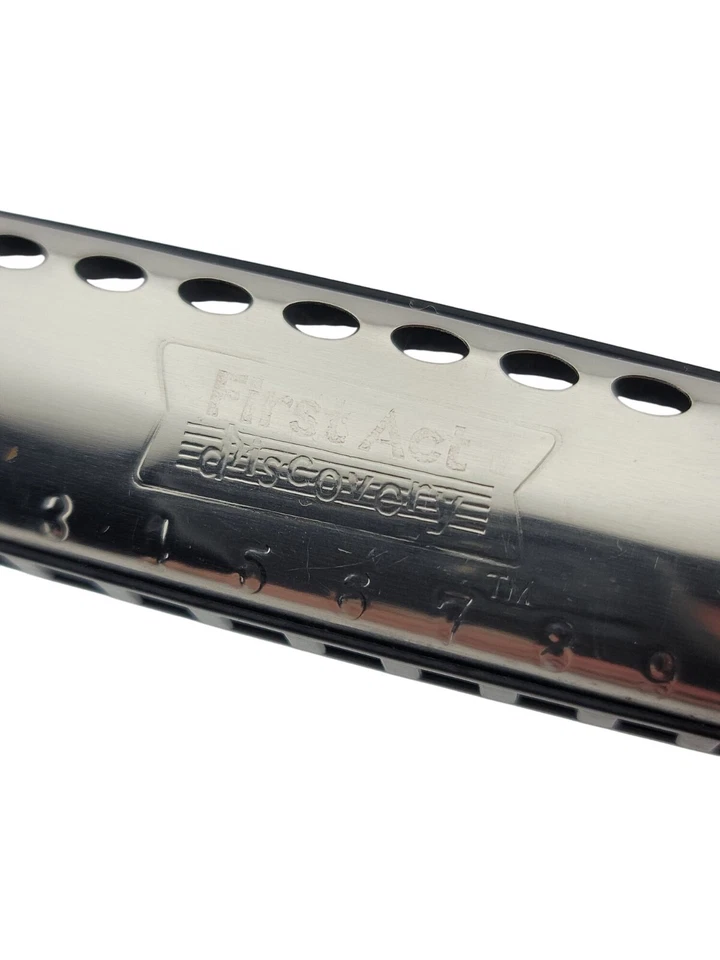 First Act Discovery Harmonica 10 Agujeros Llave de C Acero Inoxidable y Acabado Negro Foto 3 de 4