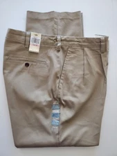 B) NEW Dockers Easy Khaki STRETCH Classic Pleated Motion Waistband Pants 40 x 30