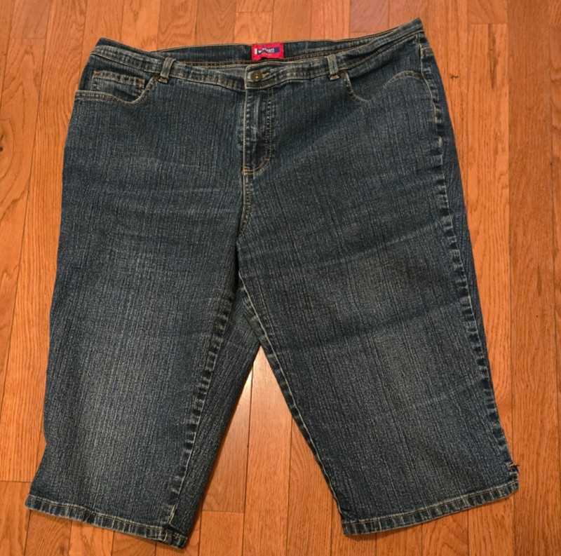 Westport Woman Demin Capri Jeans Size 18W Stretch. Excellent Condition