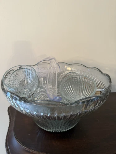 Vintage Gibson Everyday "Regal Ceremony" Glass Punch Bowl Complete Set. 