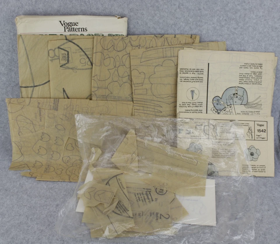 Vogue Patrones Santa Pack IV 1542 Adornos de Navidad Medias Corona Parte Corte Foto 2 de 4