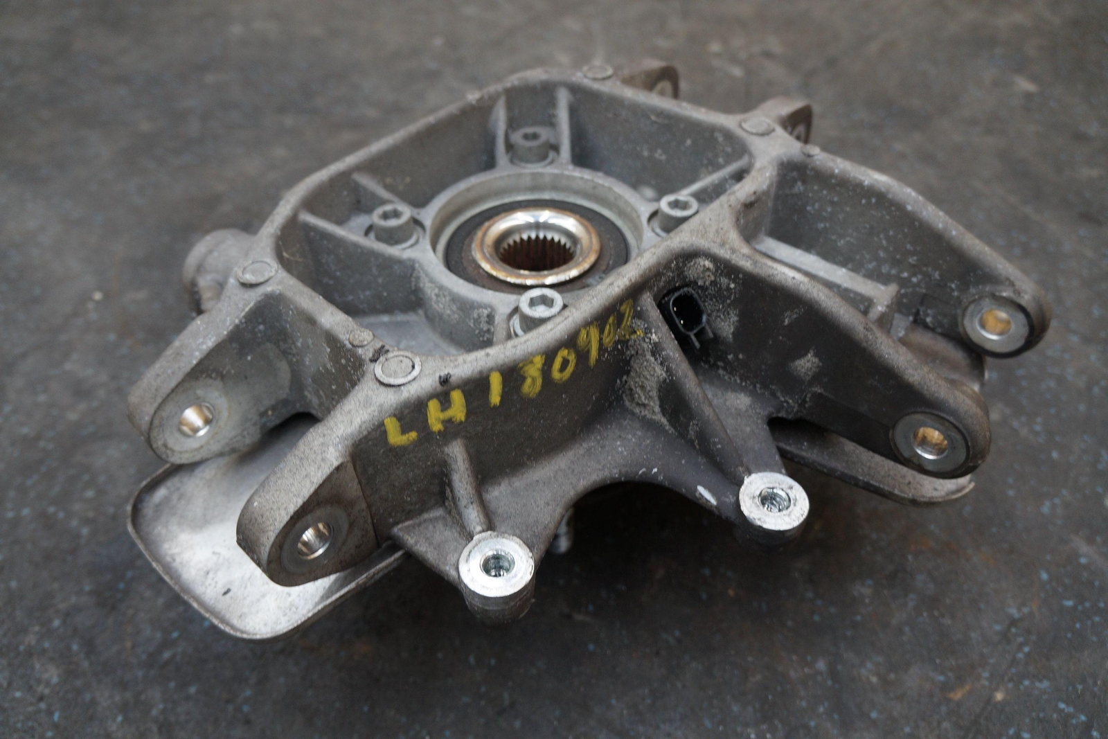 Rear Left Spindle Knuckle Hub Wheel Bearing OEM Aston Martin V8 Vantage 2009 DB9