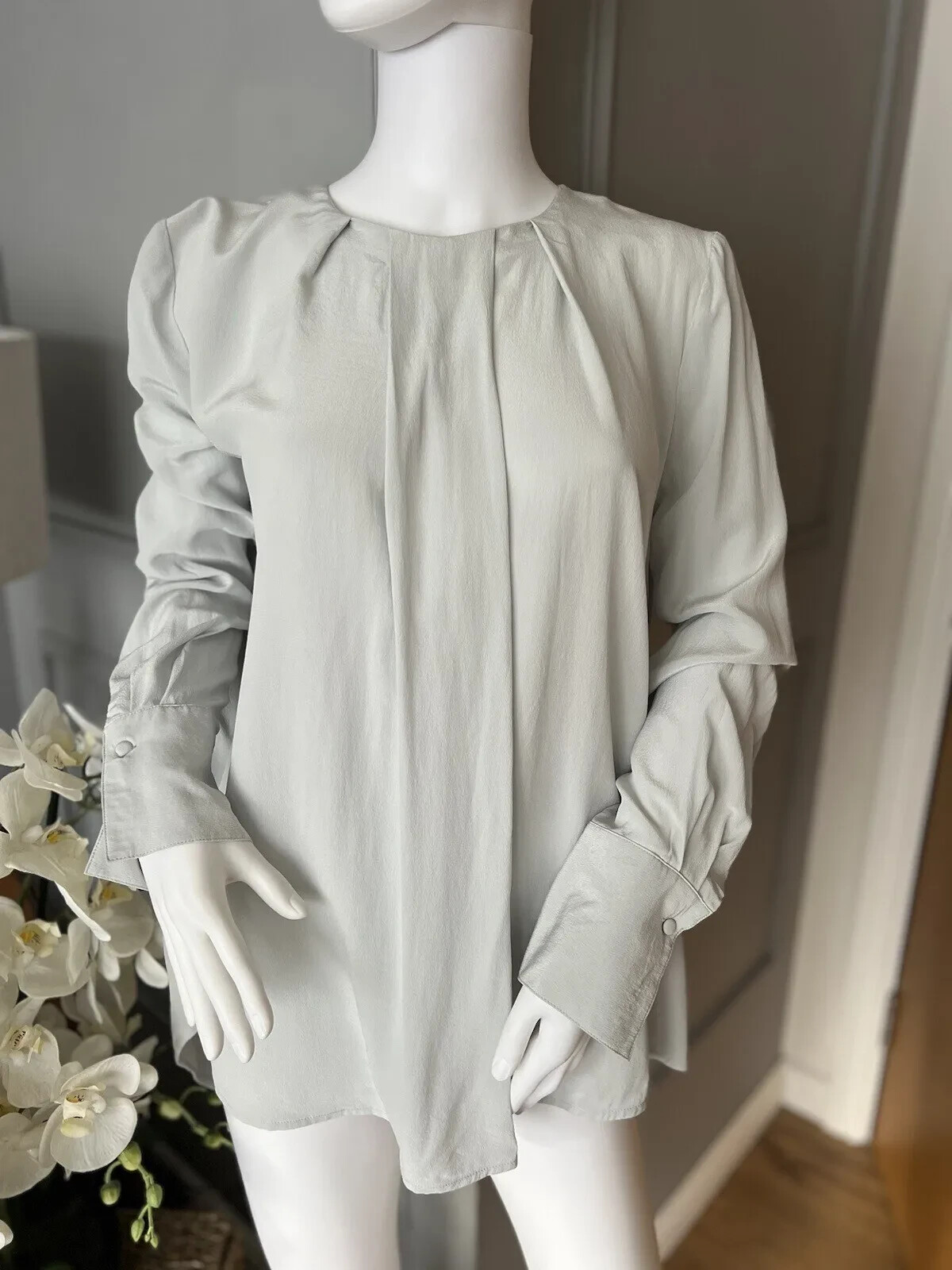 Modern Rarity Size 10 Light Grey Pure Silk Blouse