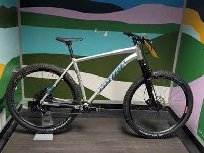 2022 Niner Air 9 2 Star, Mountain Bike, XL, Silver, NOS